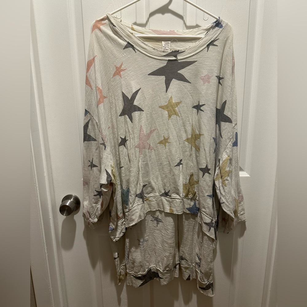 Magnolia Pearl Cream Tunic with Multicolor Star Print
